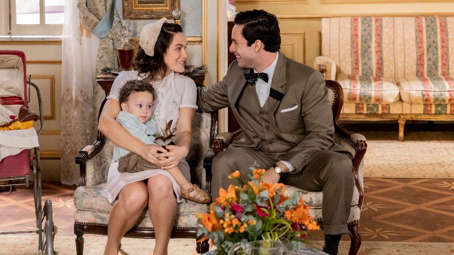 Maria (Bianca Bin) e Celso (Rainer Cadete) em 'Êta Mundo Melhor' Maria (Bianca Bin) e Celso (Rainer Cadete) em 'Êta Mundo Melhor'