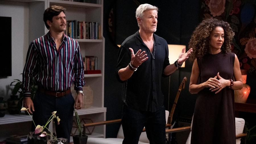 Vanderson (Armando Babaioff), Jaques (Marcello Novaes) e Tânia (Aline Borges) em 'Dona de Mim' Vanderson (Armando Babaioff), Jaques (Marcello Novaes) e Tânia (Aline Borges) em 'Dona de Mim'