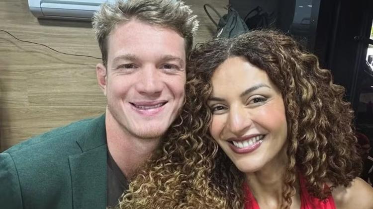 Pedro Novaes e Gabriela Loran fazem par romântico em 'Três Graças'