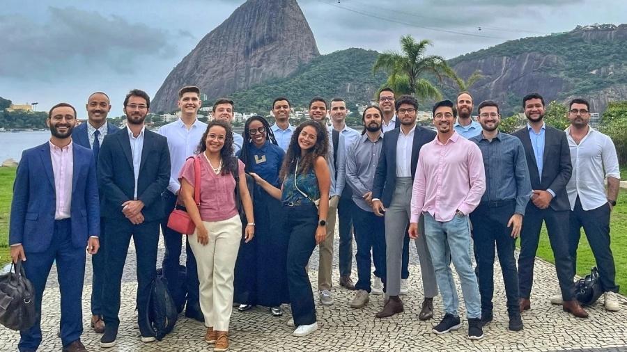 Gabriel Falcão celebra primeira missão como diplomata Gabriel Falcão celebra primeira missão como diplomata