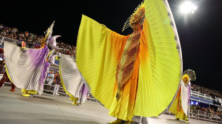 Ala representa o sol e a lua do mito de Orfeu no desfile da Tom Maior