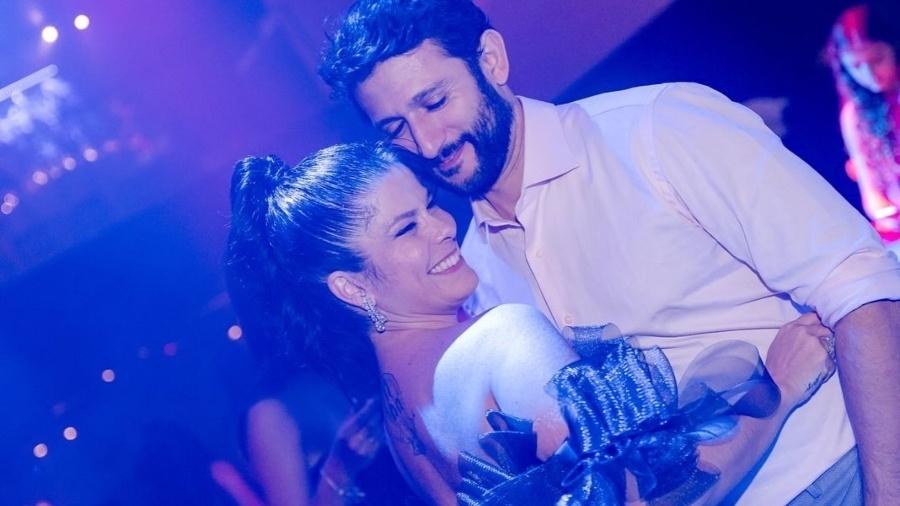 Samara Felippo dá detalhes do relacionamento com Elídio Sanna Samara Felippo dá detalhes do relacionamento com Elídio Sanna