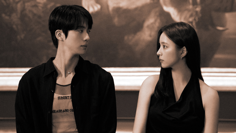 Jin e a atriz Shin Se-keyung no MV de "Don't Sat You Love Me" Jin e a atriz Shin Se-keyung no MV de "Don't Sat You Love Me"