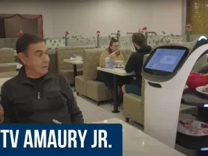 TV Amaury Jr. - Restaurante com robozinhos garçons em Orlando