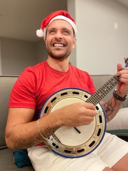Diogo Nogueira se veste de Papai Noel no Natal - Reprodução/Instagram