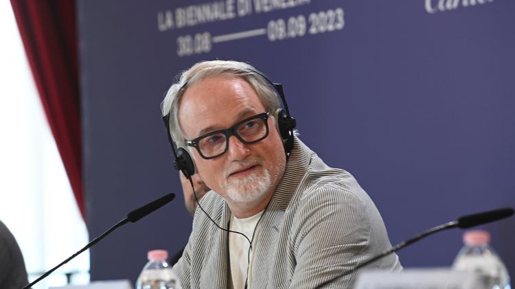 O cineasta David Fincher em coletiva de imprensa de "O Assassino" no Festival de Veneza 2023