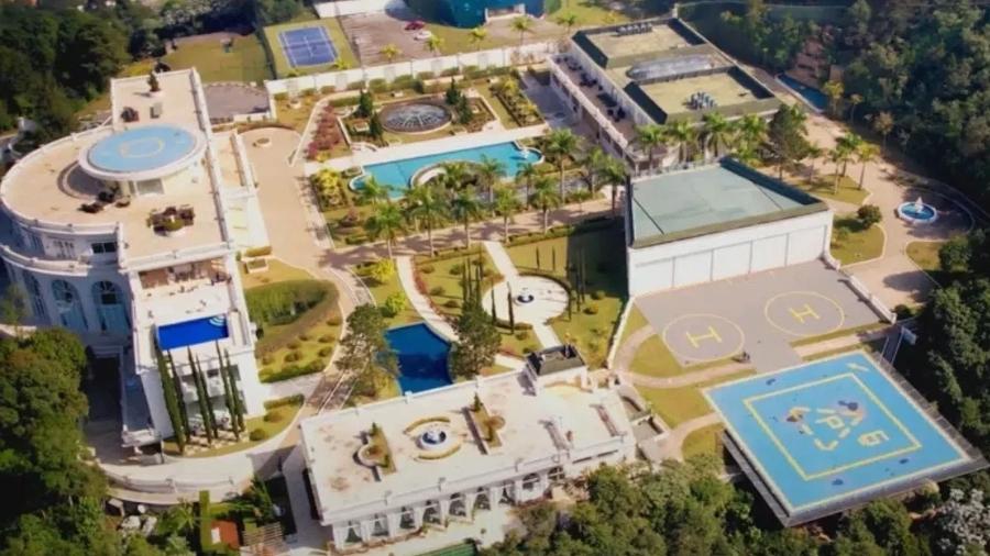 Mansão de Amílcare Dallevo e Daniela Albuquerque em Alphaville