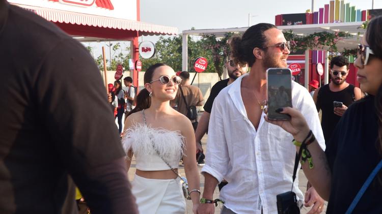 Larissa Manoela e Andre Luiz Frambach no Rock in Rio; eles vão renovar votos do casamento no Rock in Rio