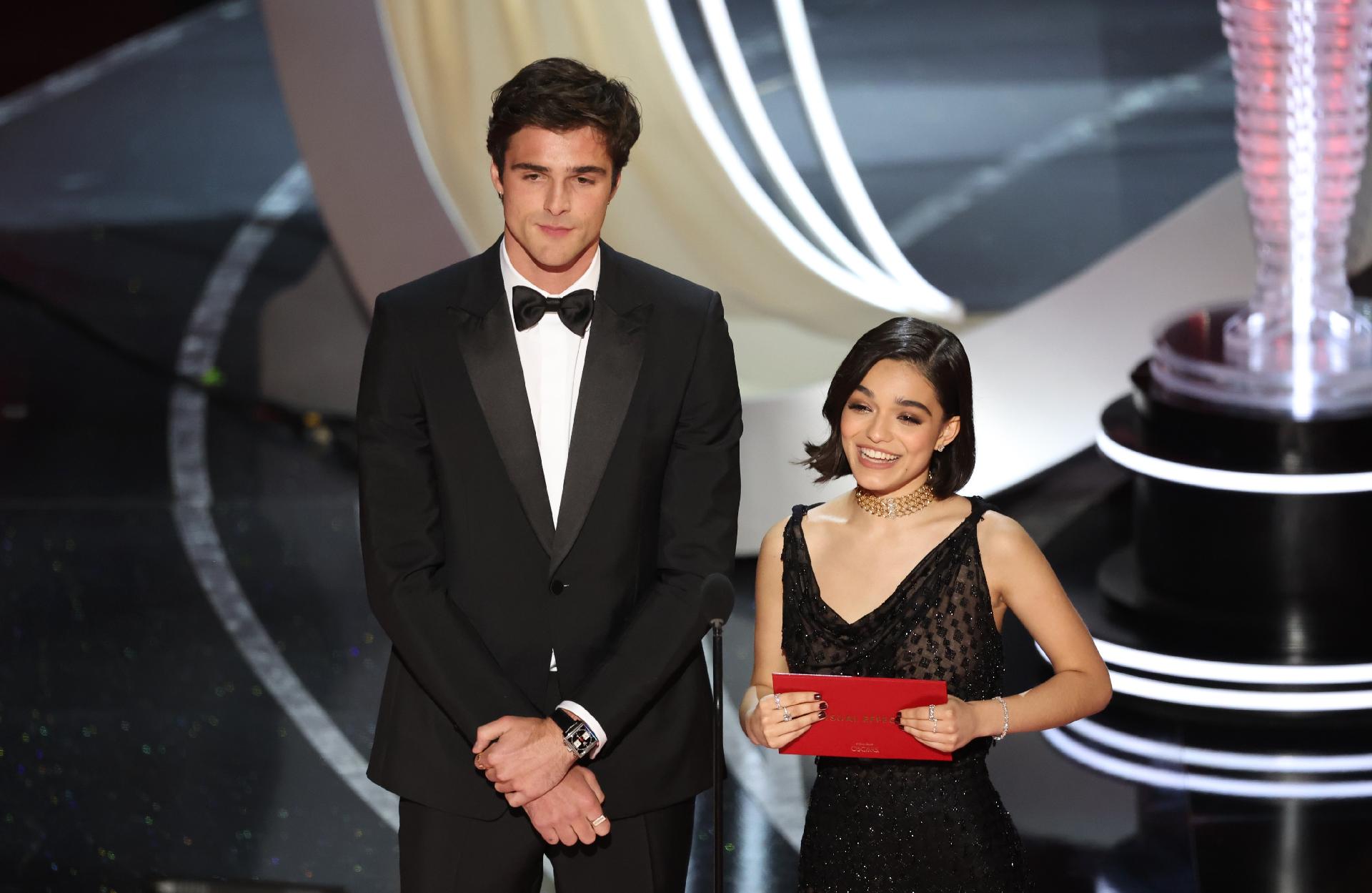 Jacob Elordi e Rachel Zegler no Oscar 2022 - Getty Images