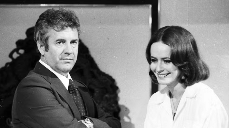 Renato (Juca de Oliveira) e Estela (Renée de Vielmond) em 'Pecado Rasgado'