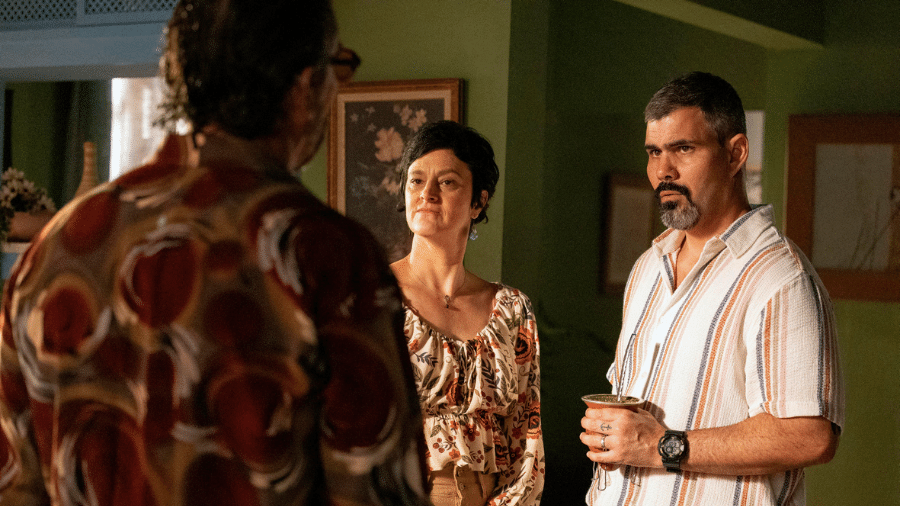 Osmar (Milhem Cortaz), Tereza (Claudia Missura) e Jayme (Juliano Cazarré) em 'Volta por Cima'