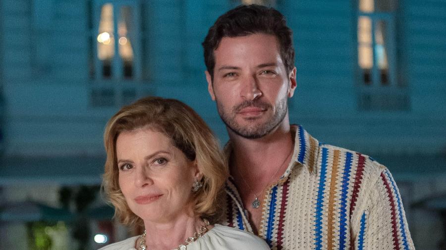 Odete Roitman (Debora Bloch) e Walter (Leandro Lima) em 'Vale Tudo' Odete Roitman (Debora Bloch) e Walter (Leandro Lima) em 'Vale Tudo'