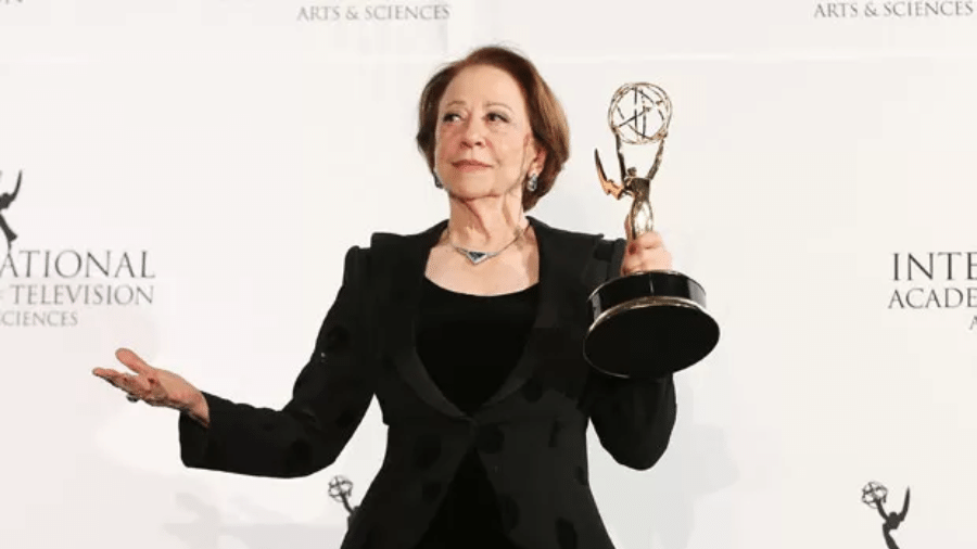 Fernanda Montenegro ganhou troféu em 2013 como melhor atriz Fernanda Montenegro ganhou troféu em 2013 como melhor atriz