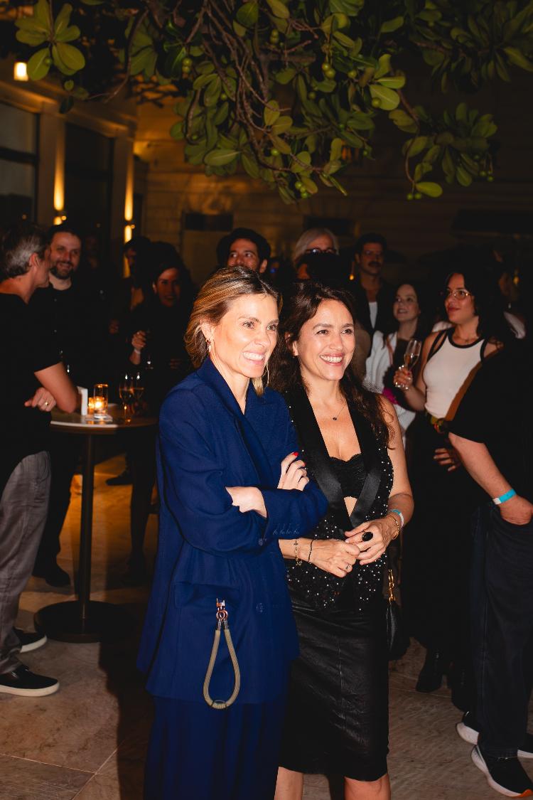 Carolina Dieckmmann e Manuela Dias na festa de "Vale Tudo" (Globo) no Copacabana Palace Carolina Dieckmmann e Manuela Dias na festa de "Vale Tudo" (Globo) no Copacabana Palace