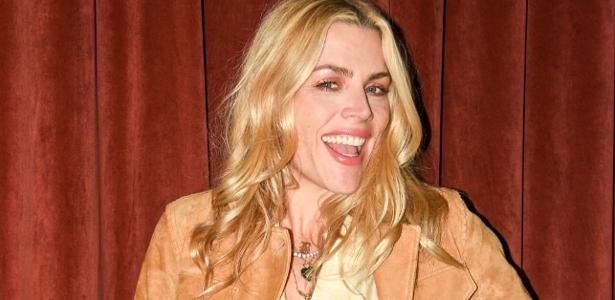 Busy Philipps enfrenta batalha contra tumor raro e inspira a prevenção