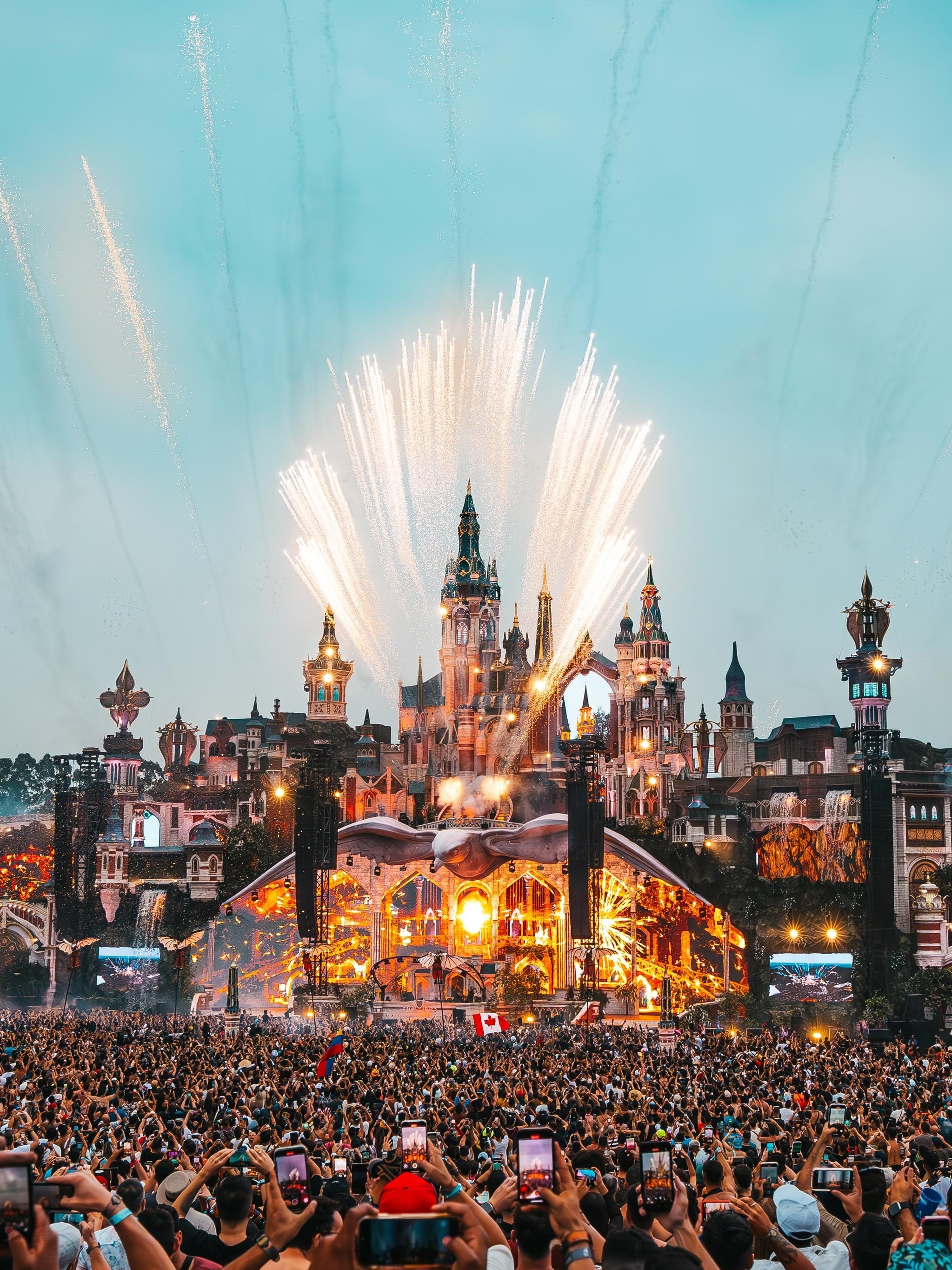 Tomorrowland: Anna, Bonobo e 'Senna' brilham na primeira noite