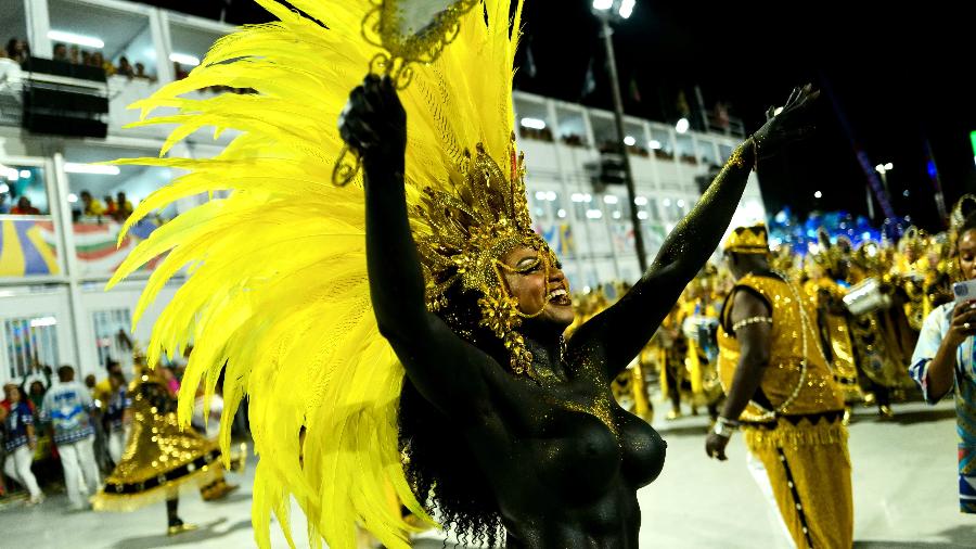 13.fev.2024 - Desfile da Portela na segunda noite de carnaval no sambódromo da Marquês de Sapucaí