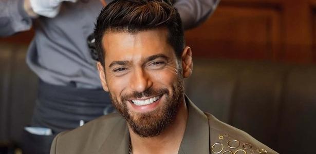 Por que influenciadores digitais viraram os novos ídolos?