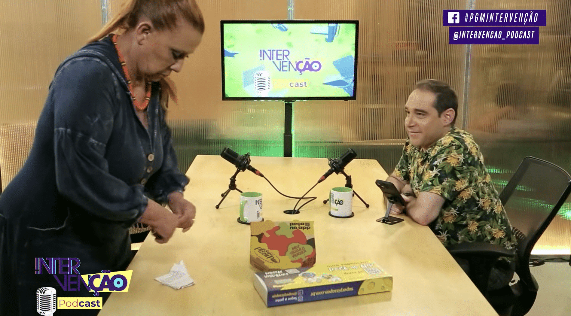 Rita Cadillac abandona podcast e rasga papéis - undefined