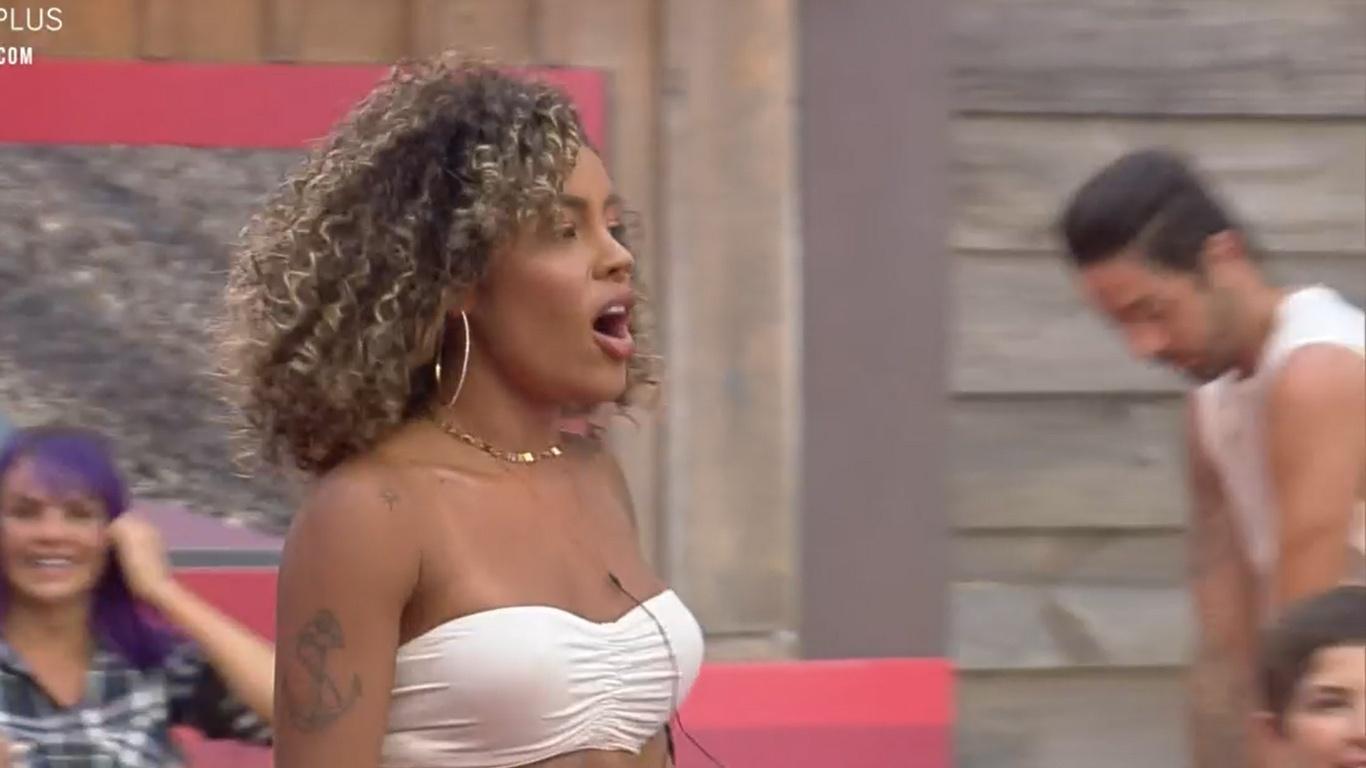 A Fazenda 2021: Sthe Matos durante atividade - Reprodução/Playplus