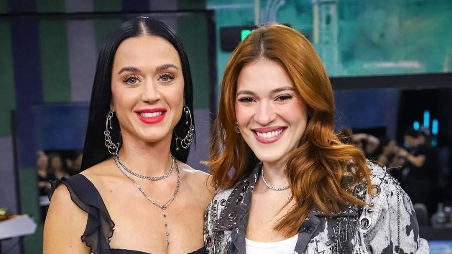 Katy Perry posa com Ana Clara antes de entrar no 'Estrela da Casa'