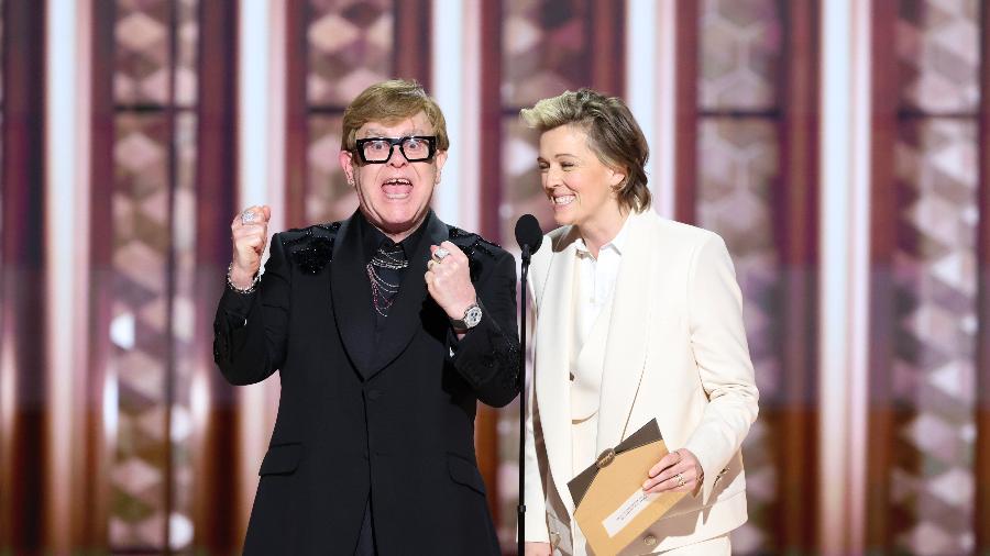 Elton John e Brandi Carlile durante a cerimônia do Globo de Ouro 2025 - Rich Polk/GG2025/Penske Media via Getty Images