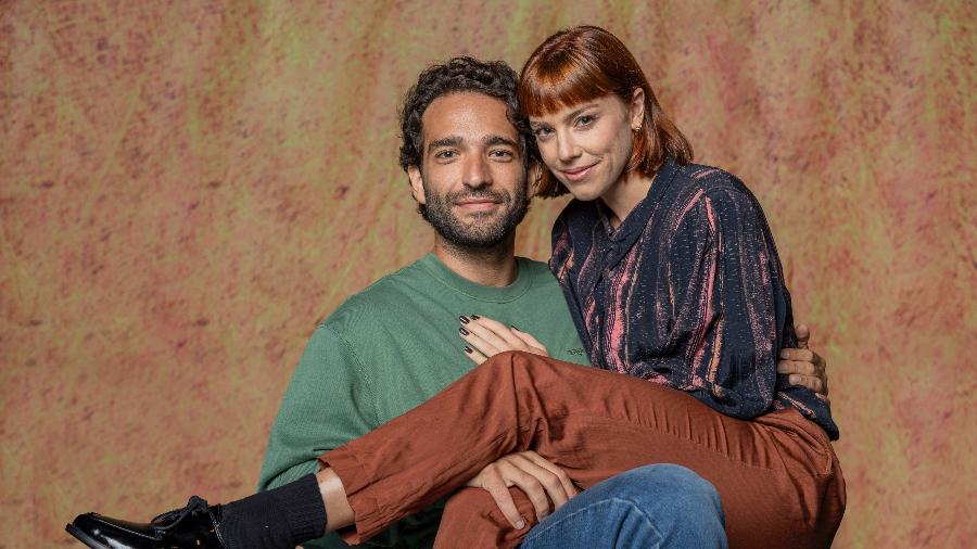 Afonso Roitman (Humberto Carrão) e Solange Duprat (Alice Wegmann) em "Vale Tudo" - Fábio Rocha/Globo