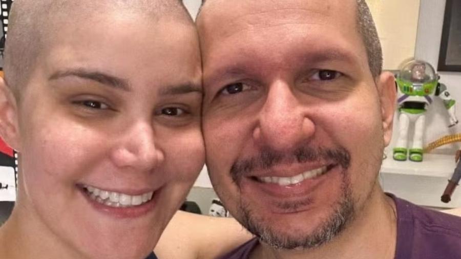 Otávio Ugá (à direita) lamentou a perda da esposa, Juliana Domingues (à esquerda) - Reprodução/Instagram