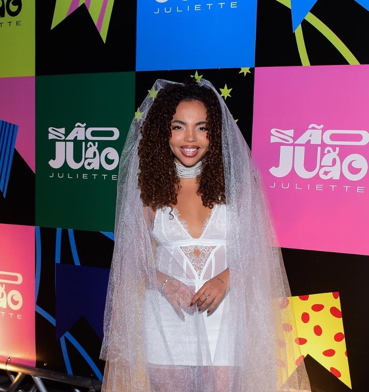 Pitel vai de noiva para São JUão de Juliette Pitel vai de noiva para São JUão de Juliette