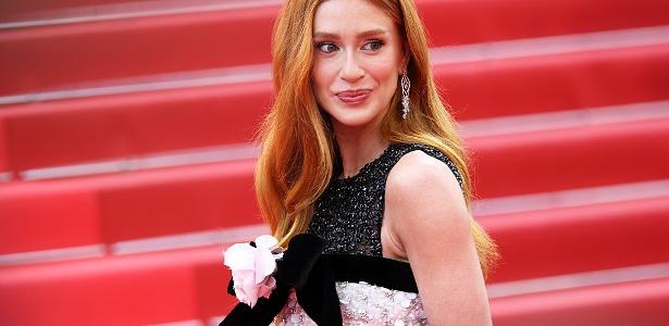 Marina Ruy Barbosa chama atenção ao comparecer no tapete vermelho de Cannes