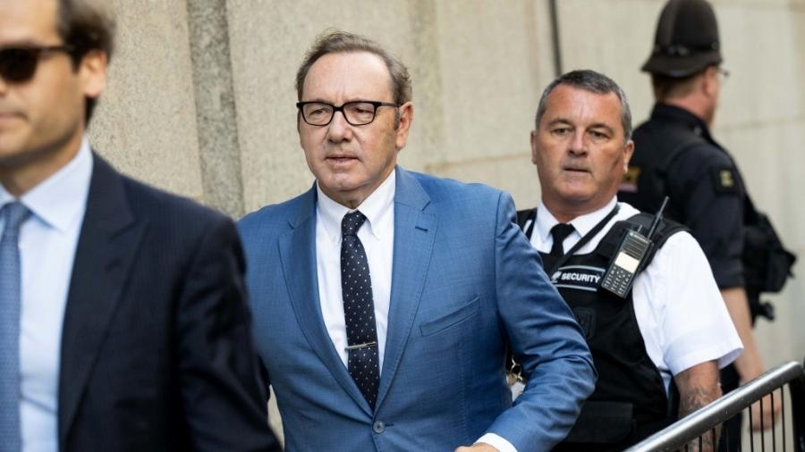O ator Kevin Spacey chegando ao tribunal no sul de Londres para audiência - Jeff Spicer / Getty Images