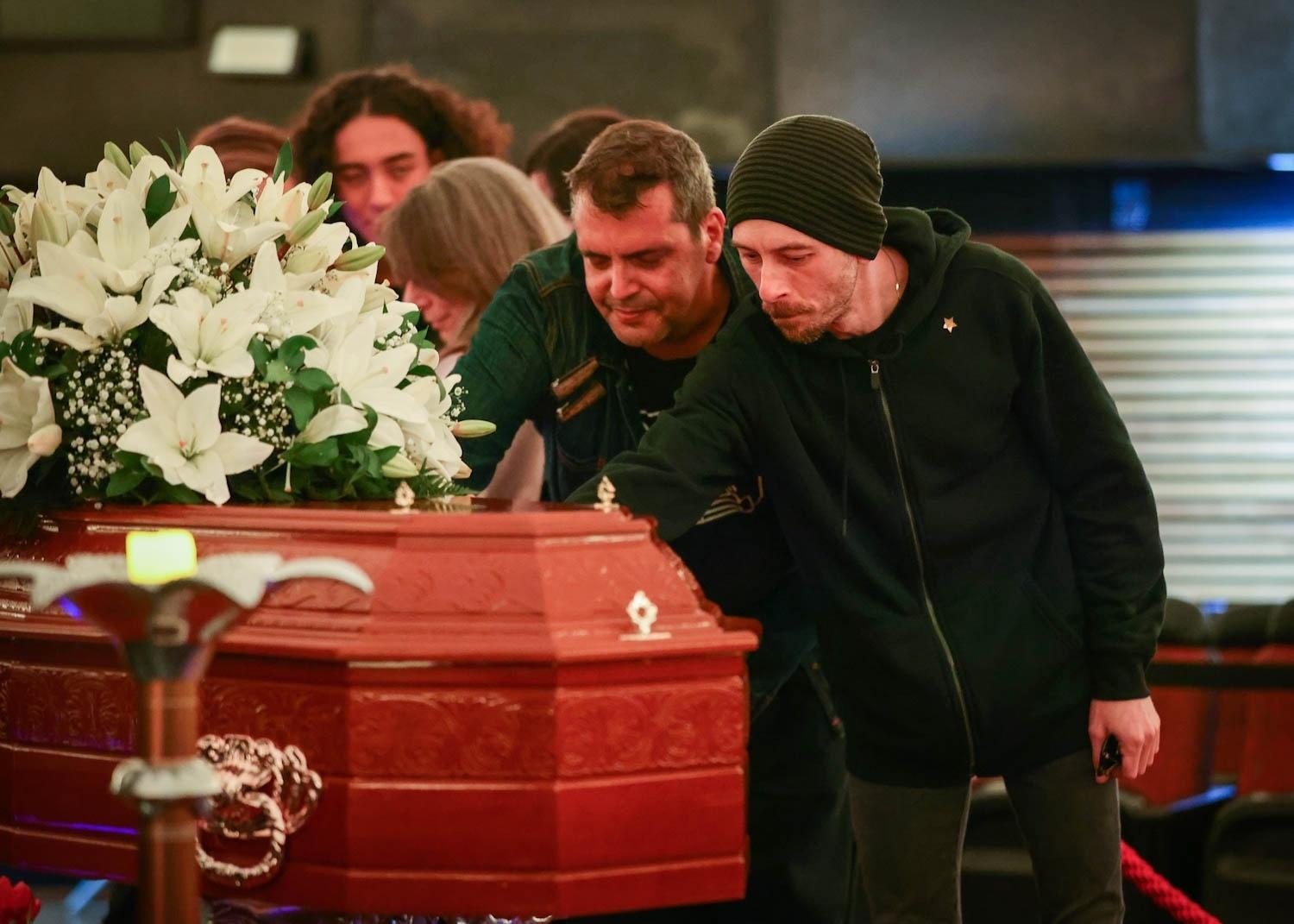 Beto Lee, filho de Rita Lee, no velório da cantora - Manu Scarpa/Brazil News