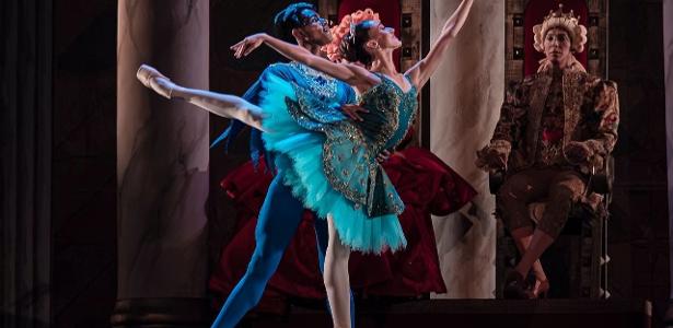 Bailarina Pietra Rêgo dança no Rio antes de seguir para Londres