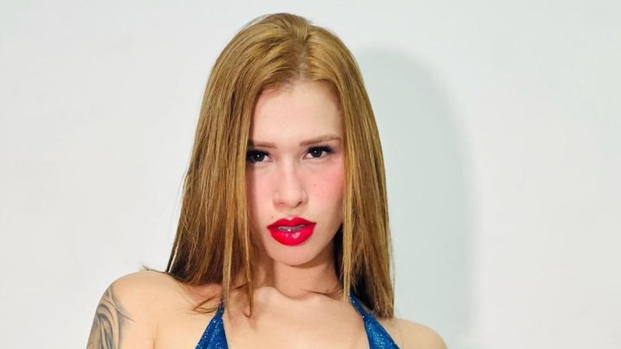 Modelo que filmou sexo em monumento na Colômbia ironiza críticos