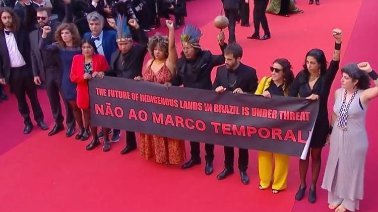 Brasileiros protestam contra o projeto de lei do marco temporal no tapete vermelho do Festival de Cannes - Divulgação - Divulgação