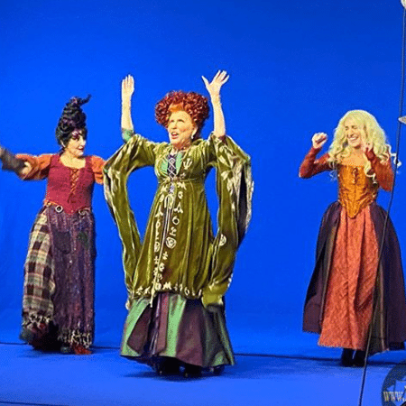 Bette Midler, Kathy Najimy e Sarah Jessica Parker em gravação do especial de "Abracadabra"  - Reprodução / Instagram