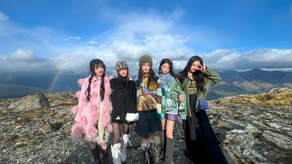 Grupo rookie KiiiKiii lança seu primeiro disco Grupo rookie KiiiKiii lança seu primeiro disco