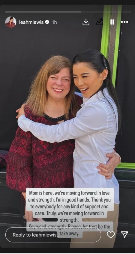 Leah Lewis publicou foto com a mãe