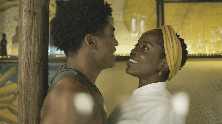 Nastácio (Guthierry Sotero) e Caridade (Clara Moneke) em "No Rancho Fundo" - Divulgação/Globo