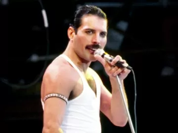 Trabalhar com Freddie Mercury era difícil e 'irritante' no início, diz guitarrista do Queen