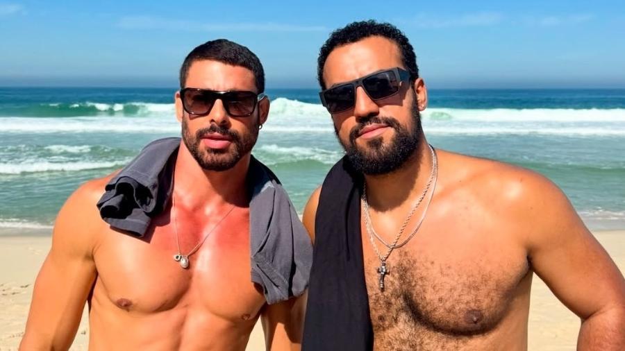 Cauã Reymond e Ricardo Teodoro de sunga Cauã Reymond e Ricardo Teodoro de sunga