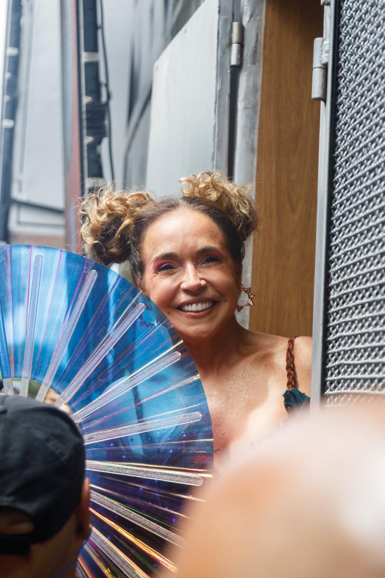 Daniela Mercury arrive au Bloco Pipoca da Rainha