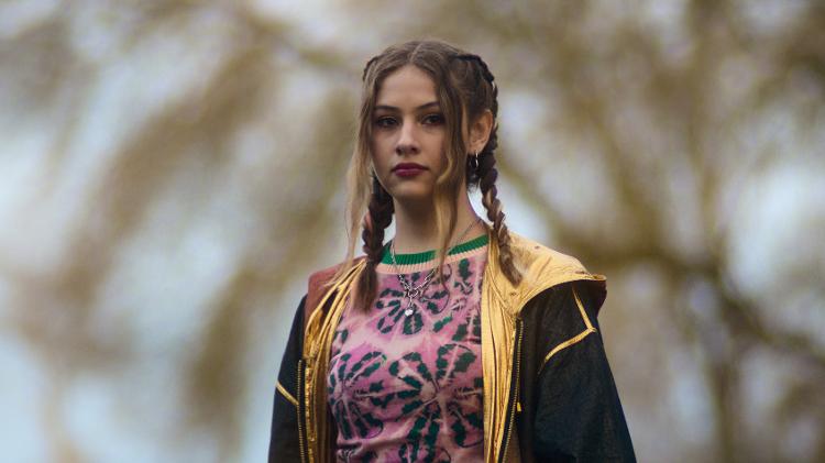 A mexicana Victoria Bazúa vive Kate, uma jovem trans em "Terra de Mulheres"