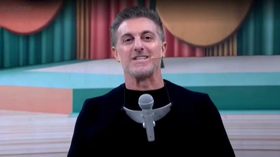 Luciano Huck presta homenagem a Silvio Santos - Reprodução/Globo
