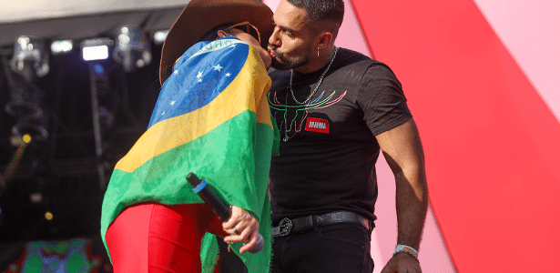 Maraísa y Bil Araújo sufren una «recaída» y se besan durante el concierto del cantante