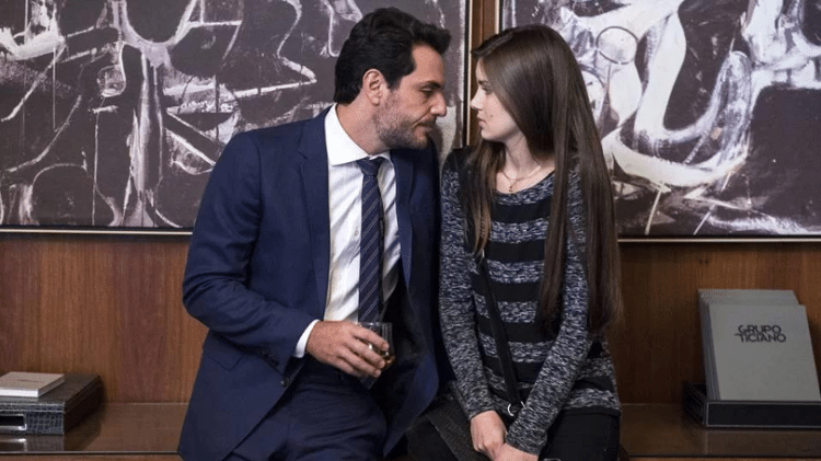 Alex (Rodrigo Lombardi) e Angel (Camila Queiroz) em 'Verdades Secretas' Alex (Rodrigo Lombardi) e Angel (Camila Queiroz) em 'Verdades Secretas'