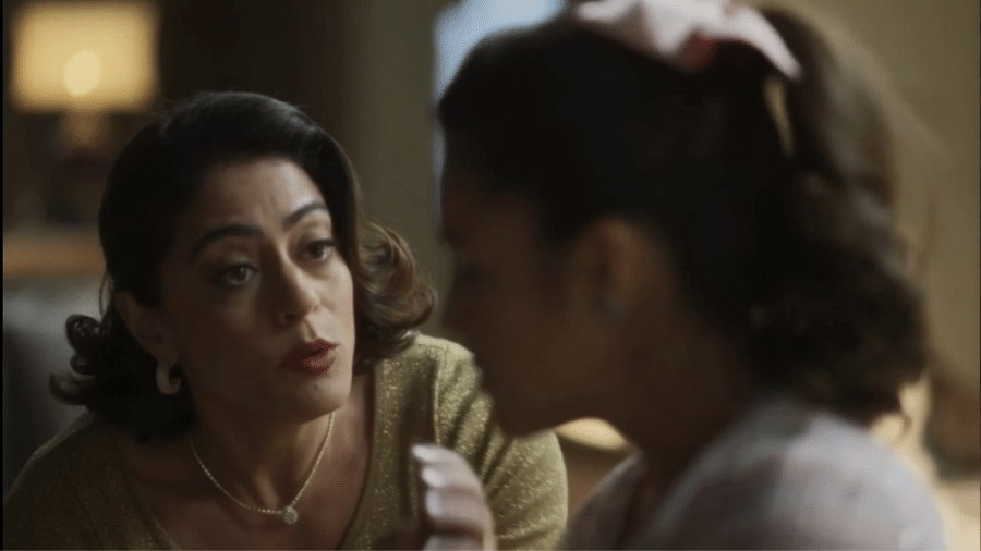 Clarice (Carol Castro) e Bia (Maisa) em "Garota do Momento" - Reprodução/Globo