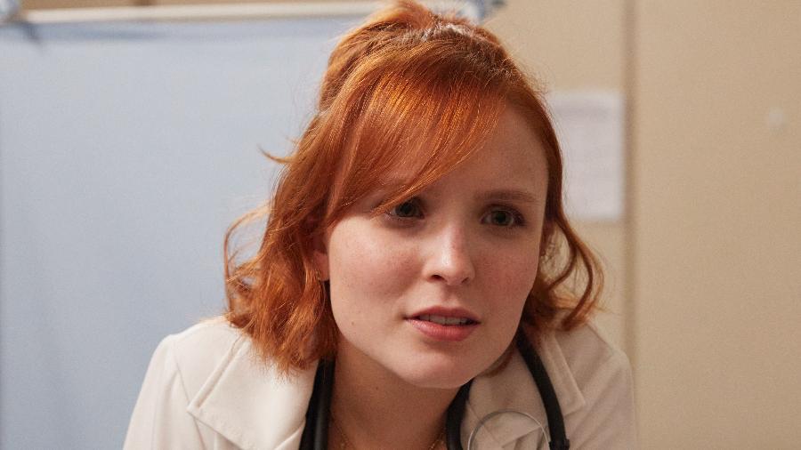 Larissa Manoela é uma médica em formação no seu novo filme da Netflix, "Lulli" - Suzanna Tierie/Netflix