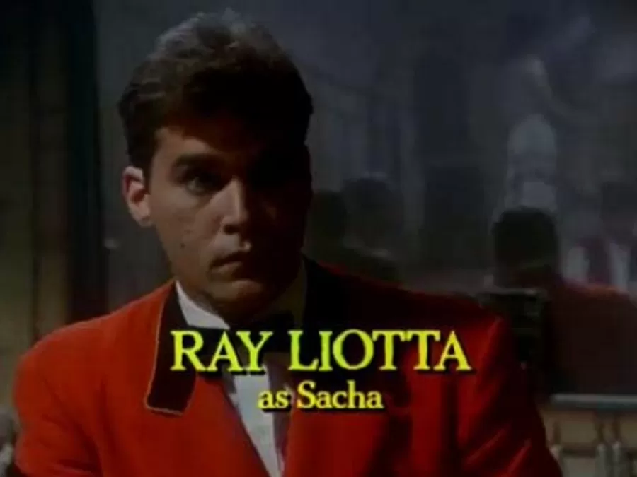 Ray Liotta na série "Casablanca" (1983) - Reprodução/IMDb