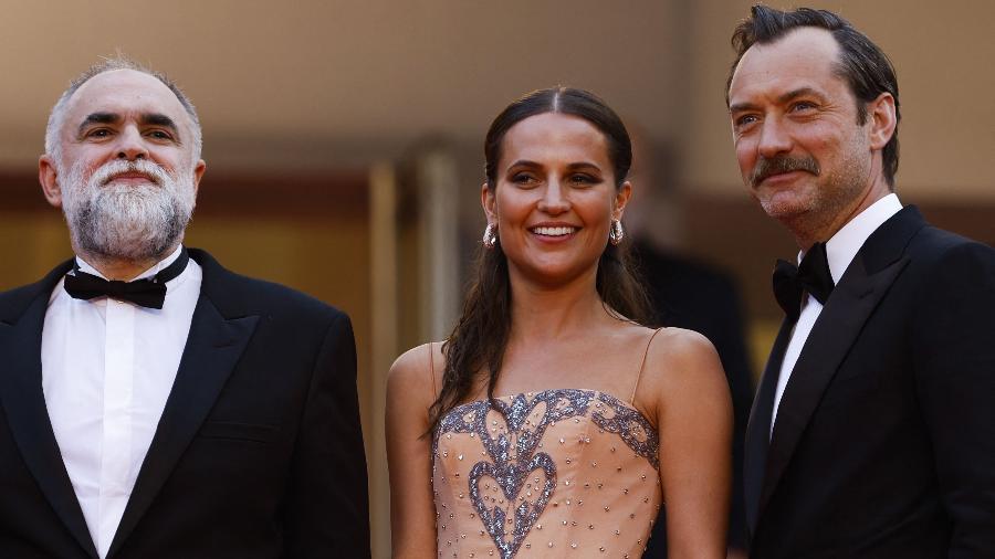 Karim Aïnouz, Alicia Vikander e Jude Law em Cannes - Reuters